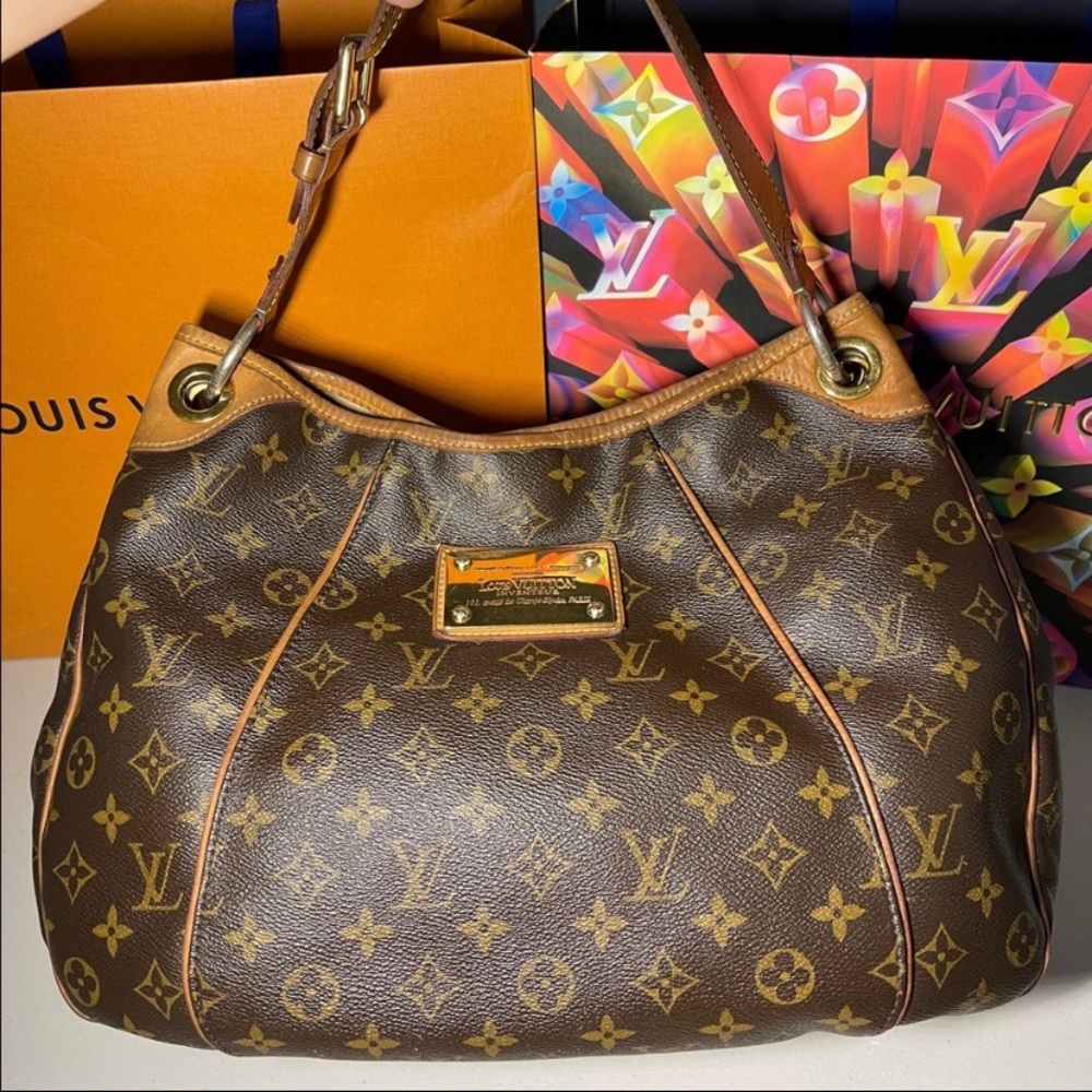 Authentic Louis Vuitton Galleria Monogram PM shoulder strap purse